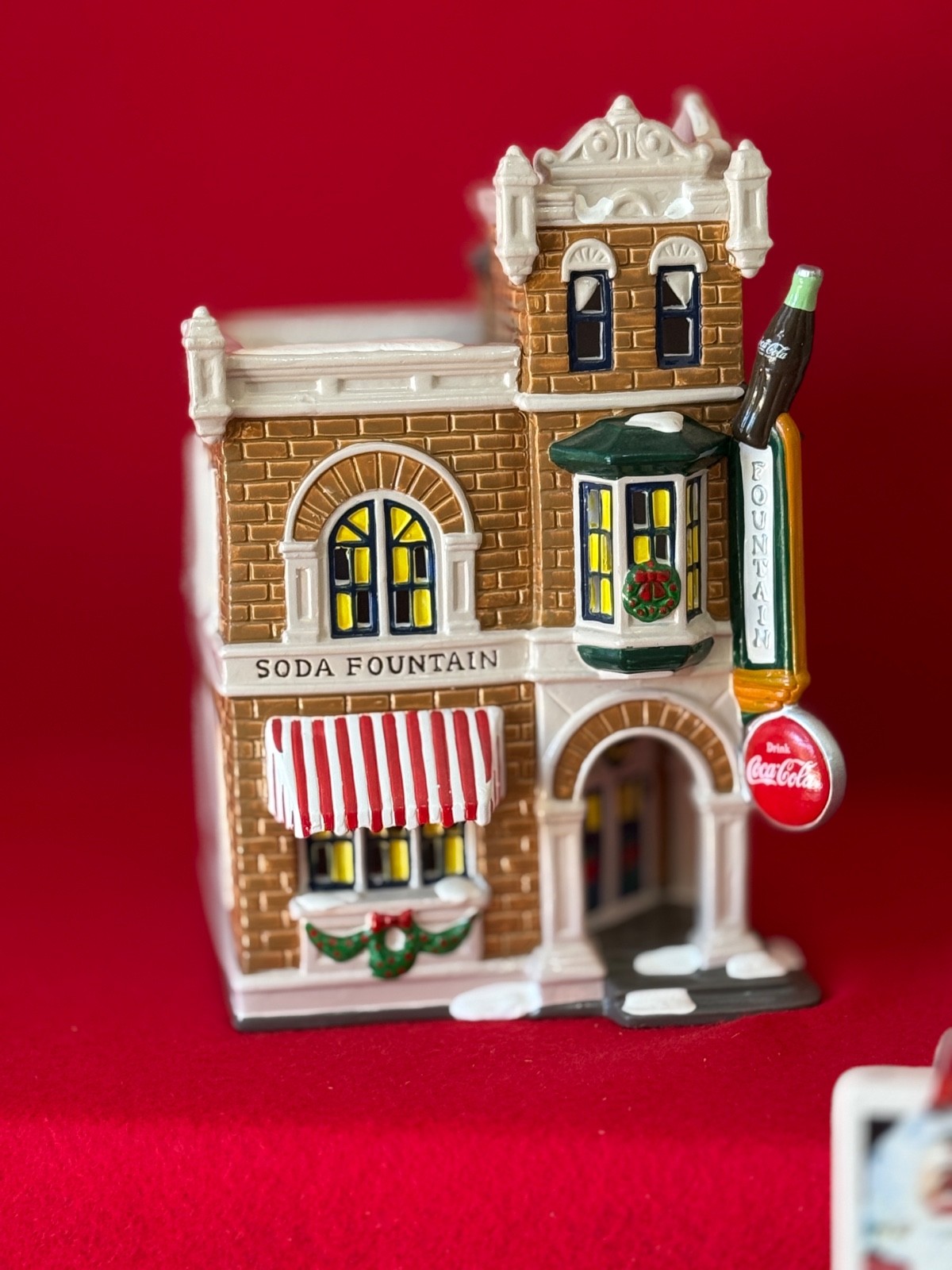 DEPT 56 LOT OF 5 COCA-COLA: BOTTLING PLANT,DRUGSTORE,BILLBOARD,TRUCK & MEN – WOW