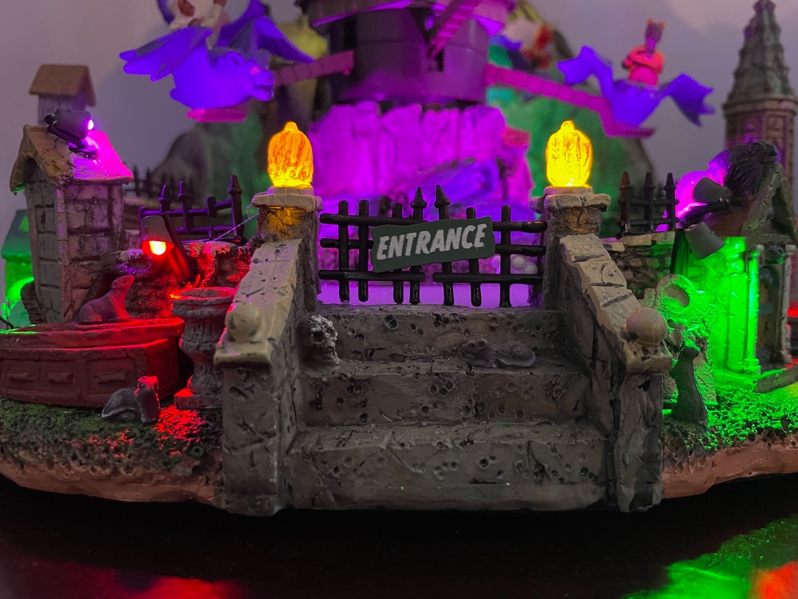 Lemax Spooky Town “The Count’s Bat Bonanza” NIB- Lights, Sound & Animation,Video
