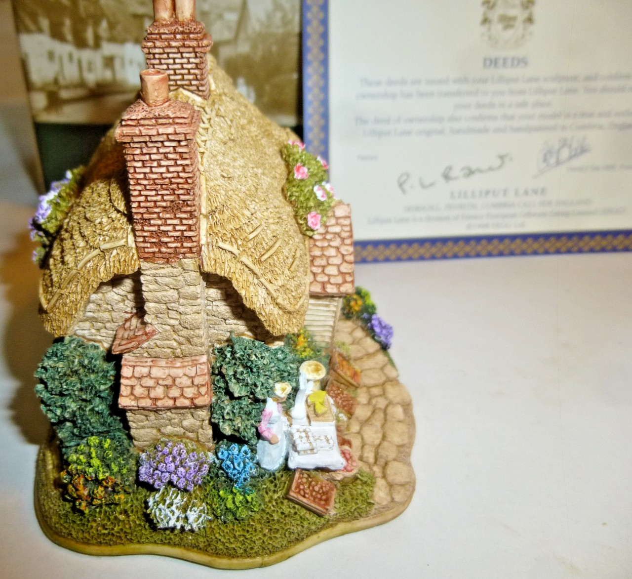 Lilliput Lane “Fresh Today”, 1999/2000 Collectors Club With Box and DEED