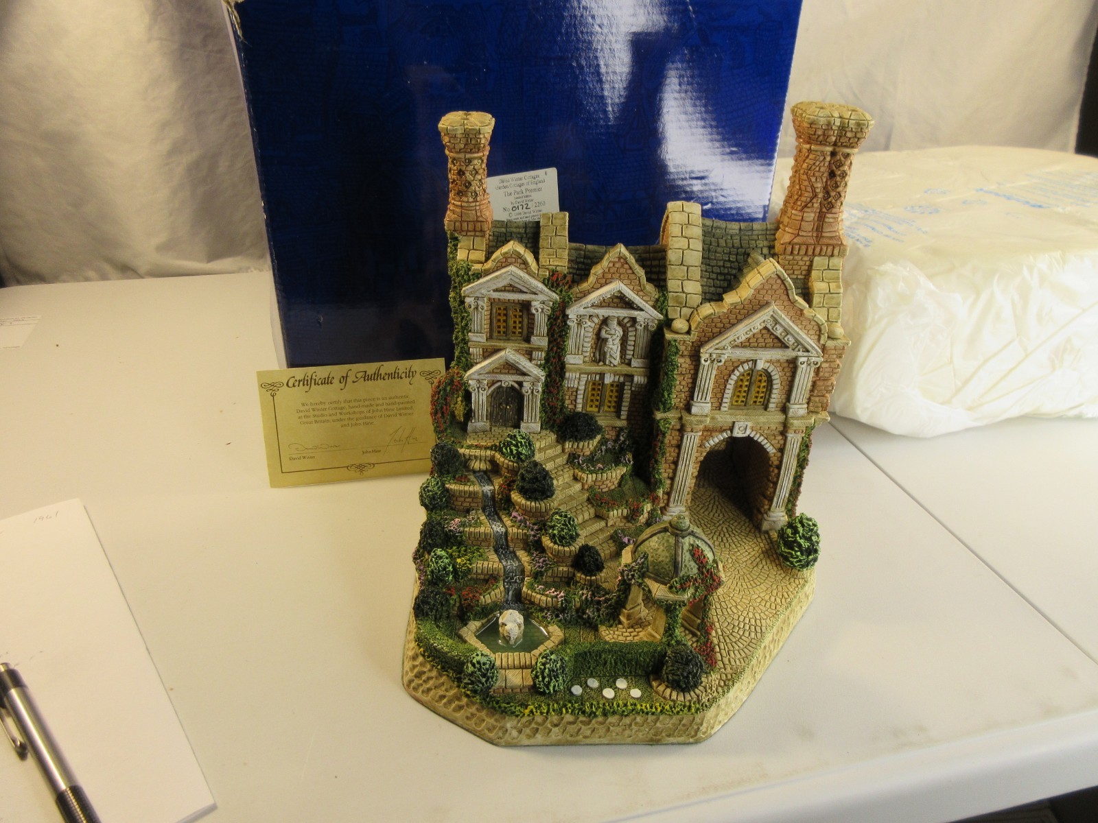David Winter 1996 Limited Premier Edition ~ THE PARK MIB with COA