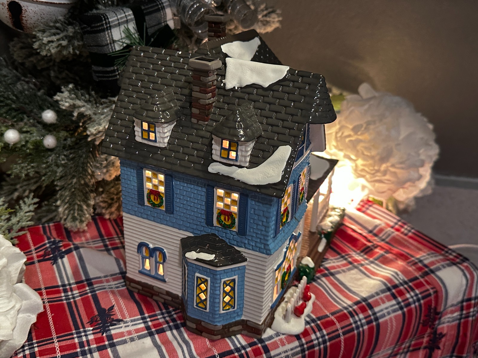 Dept 56 Shingle Victorian House Snow Village Series Christmas House