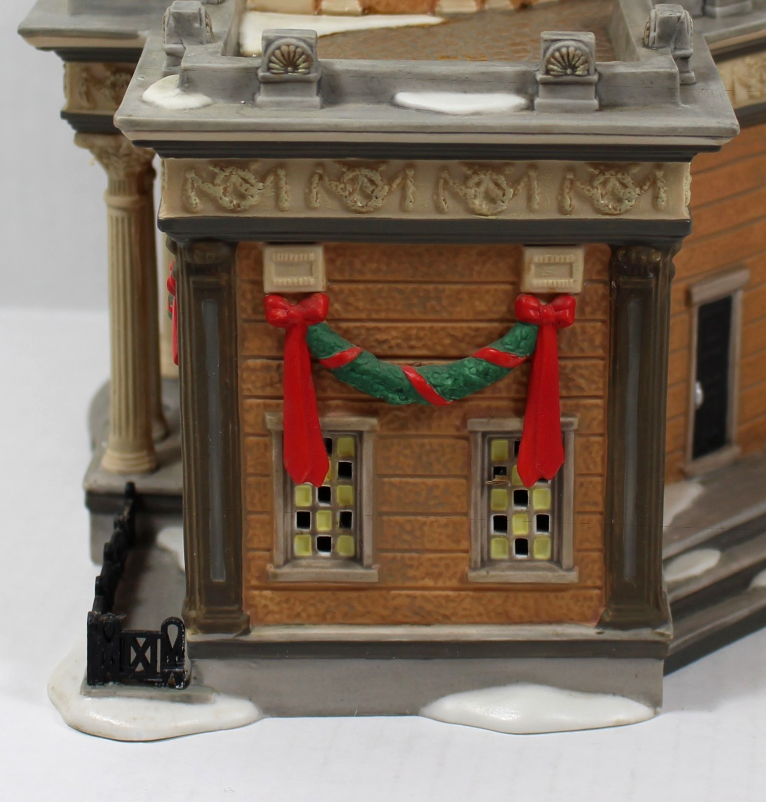 Dept 56 Dickens Village Royal Stock Exchange Porcelain Building Retired Winter