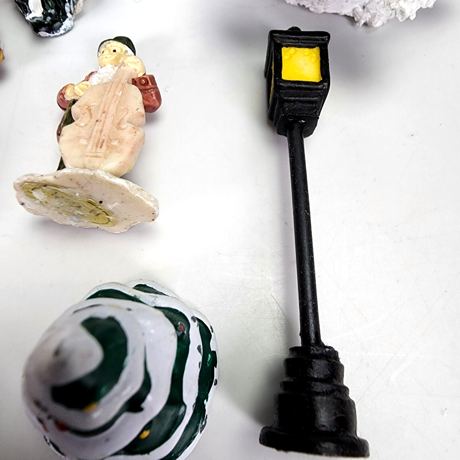 Christmas Village Railroad 7 Accessories Tree Horse Model Railroad Lamp Post Vtg