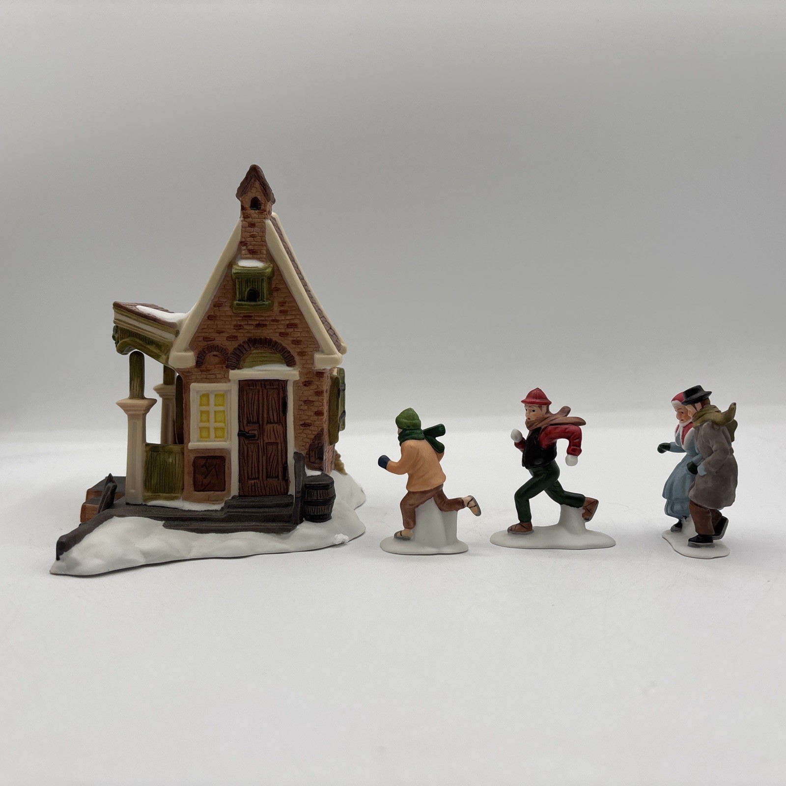 Department 56 1988 Vintage HVC Childe Pond And Skaters Set Of 4 5903-0 Retired