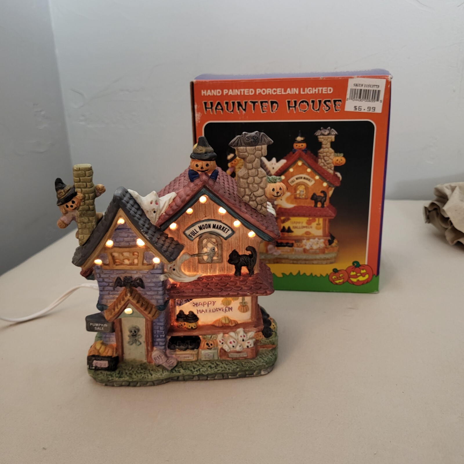 Vintage Haunted House Full Moon Market Lighted Halloween Village Building 1995