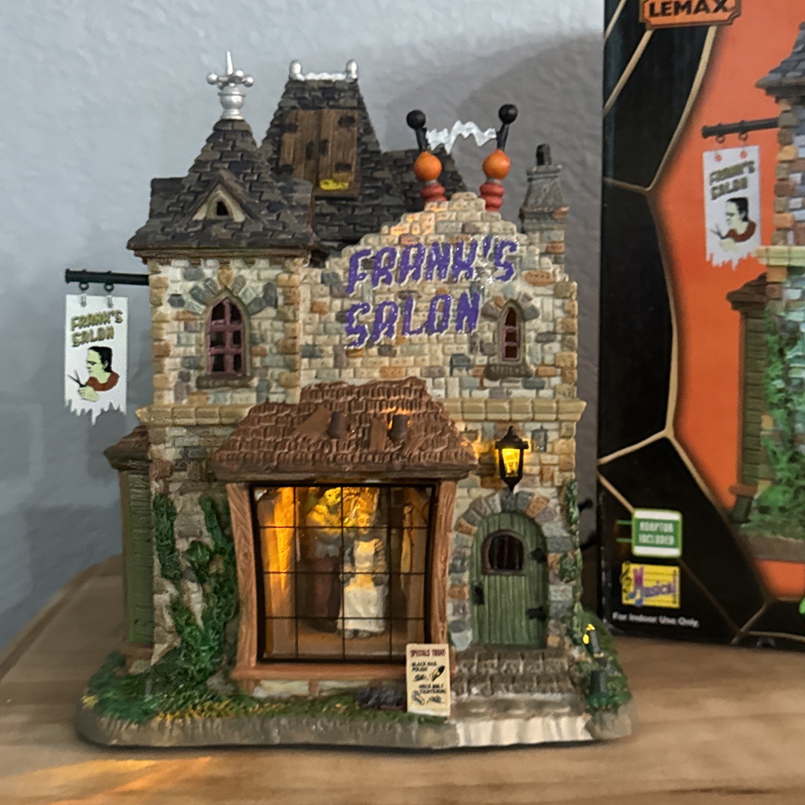 Lemax Spooky Town Franks Salon Frankenstein Hair Cut LED Sound Halloween Village