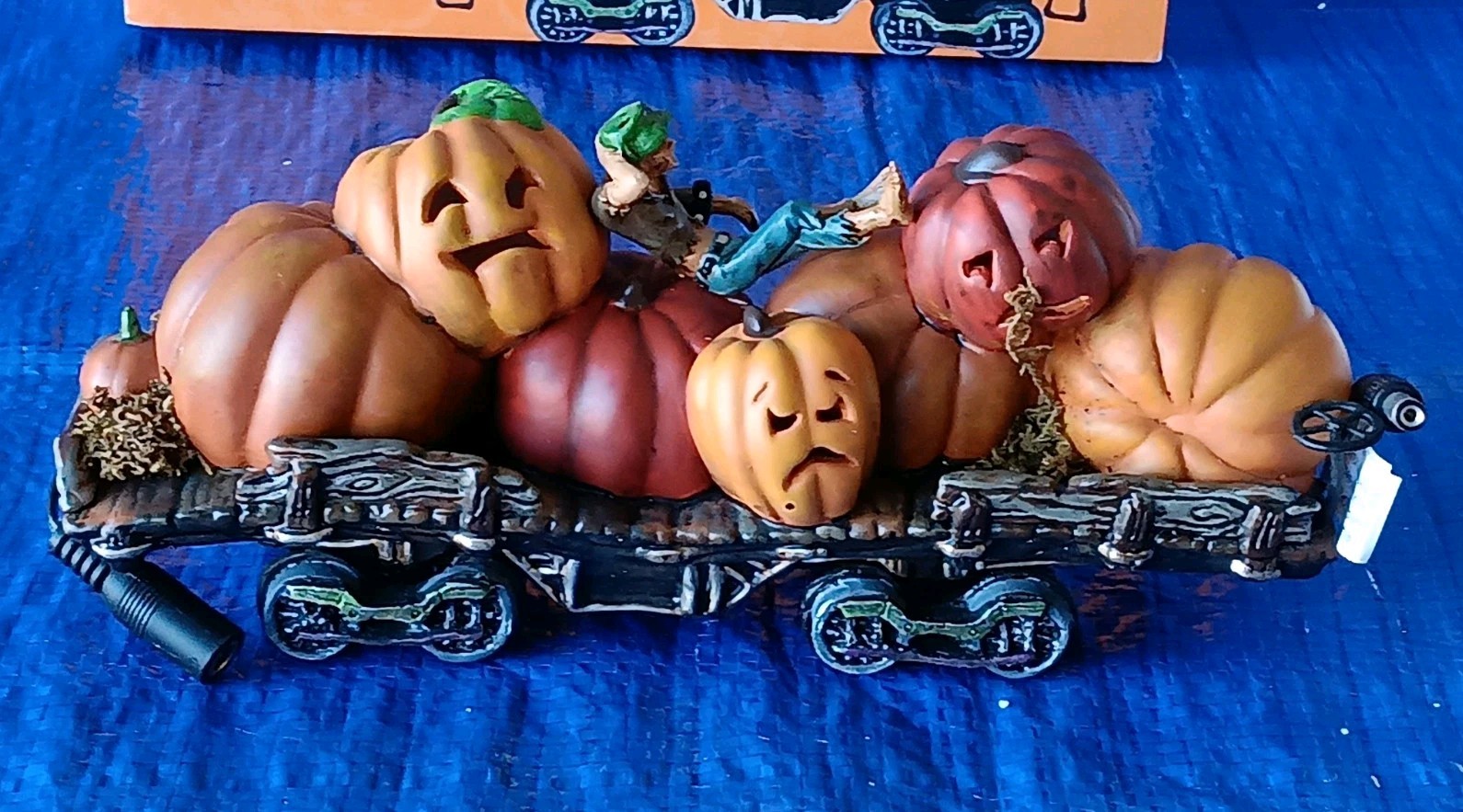 Dept 56 “JACK AND HIS LANTERNS CAR” – Snow Village Halloween Haunted Rails – NEW