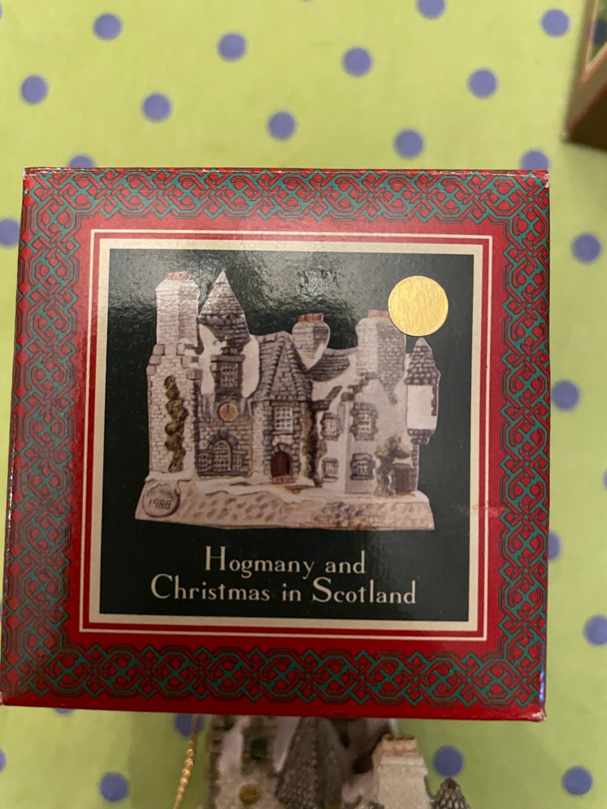 David Winter Cottages “Hogmany and Christmas in Scotland” 1 3/4″ Ornament NEW!