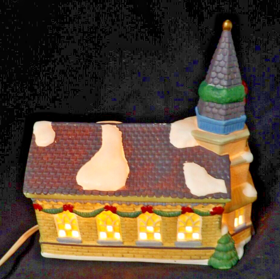 Vintage 1993 Yi Cheing Christmas Village Lighted Church 7 3/4″ Tall