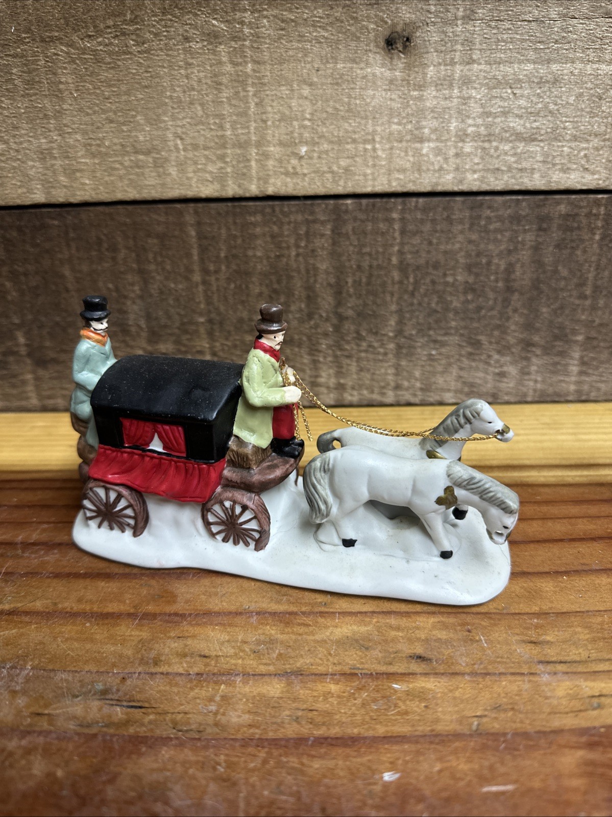 VTG Memories Collection Hand-Painted Porcelain Horse CARRIAGE   6 1/4″ Length