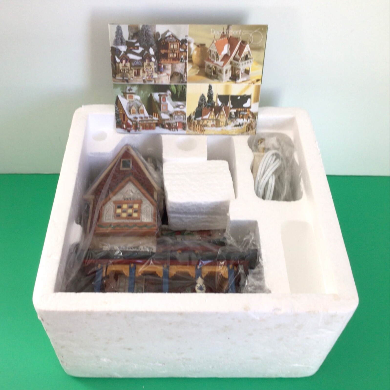 Depart 56 THE CHINA TRADER #58447 Heritage Village Dickens NEVER DISPLAYED