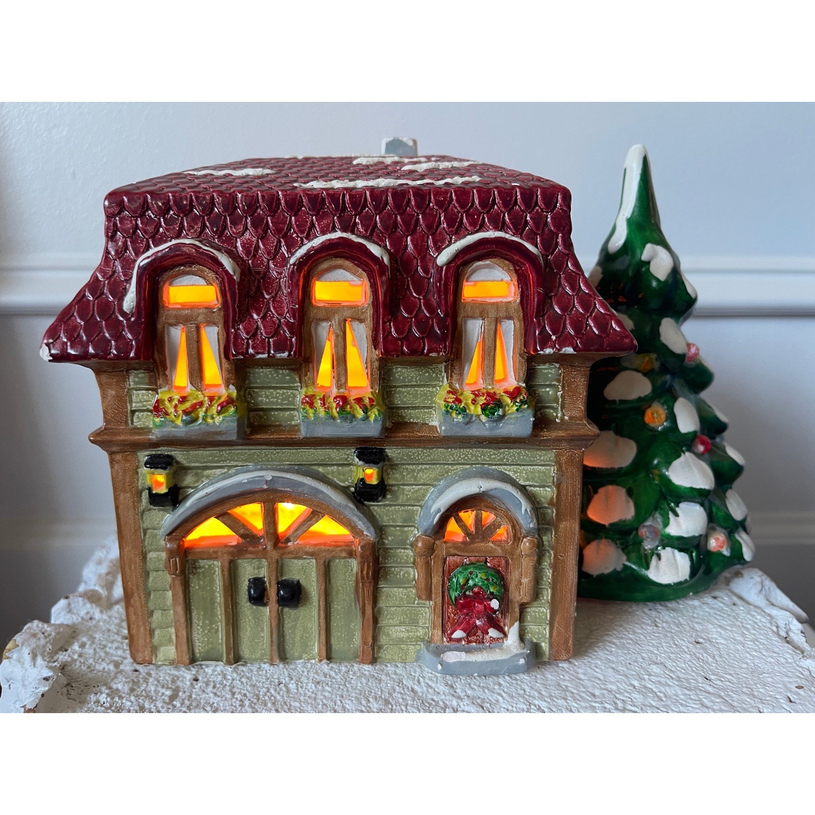 Department 56 Snowhouse Series Taiwan 1983 CARRIAGE HOUSE Lighted No Box