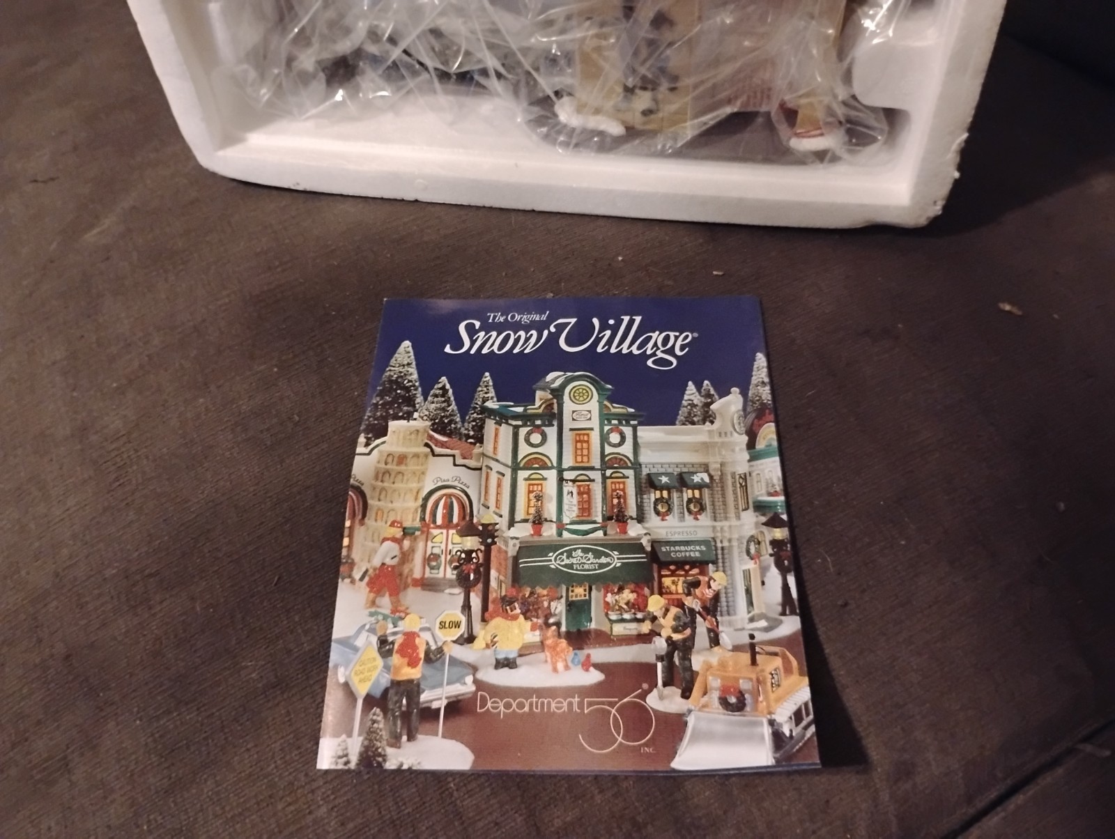 Department 56 Snow Village Rollerama Roller Rink Ceramic Hand Painted Boxed