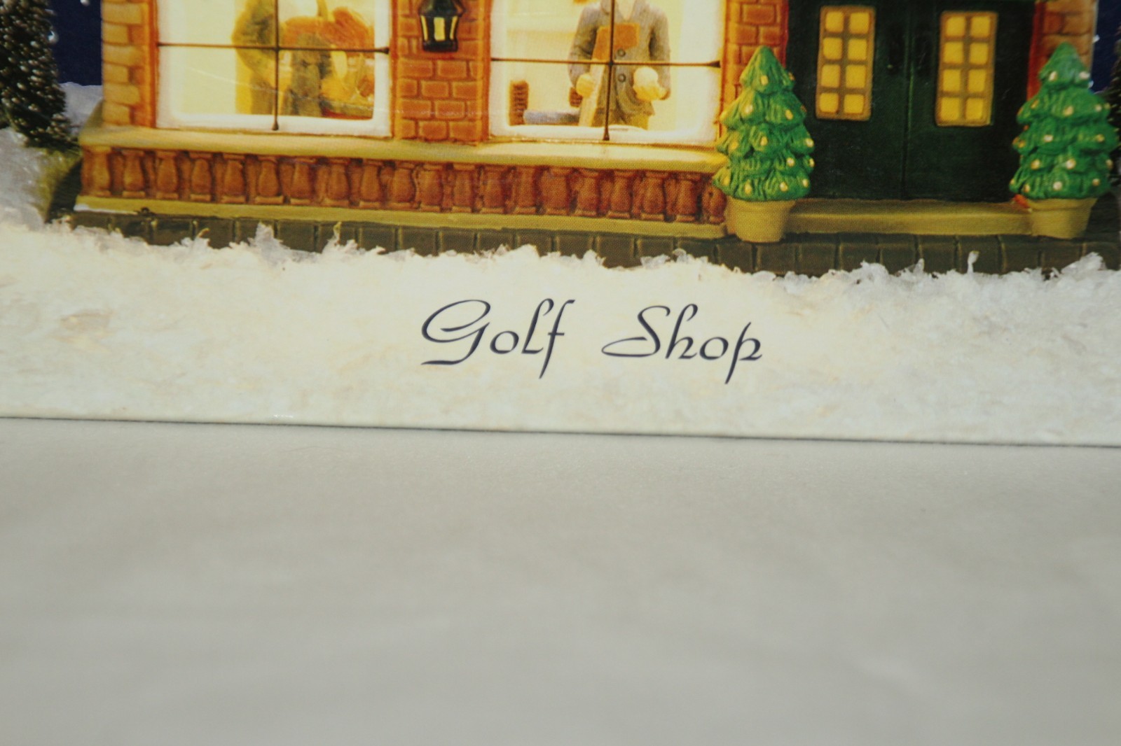 VINTAGE CHRISTMAS STREETS LIGHTED PORCELAIN HOUSE “GOLF SHOP” LIGHT CORD ORG BOX