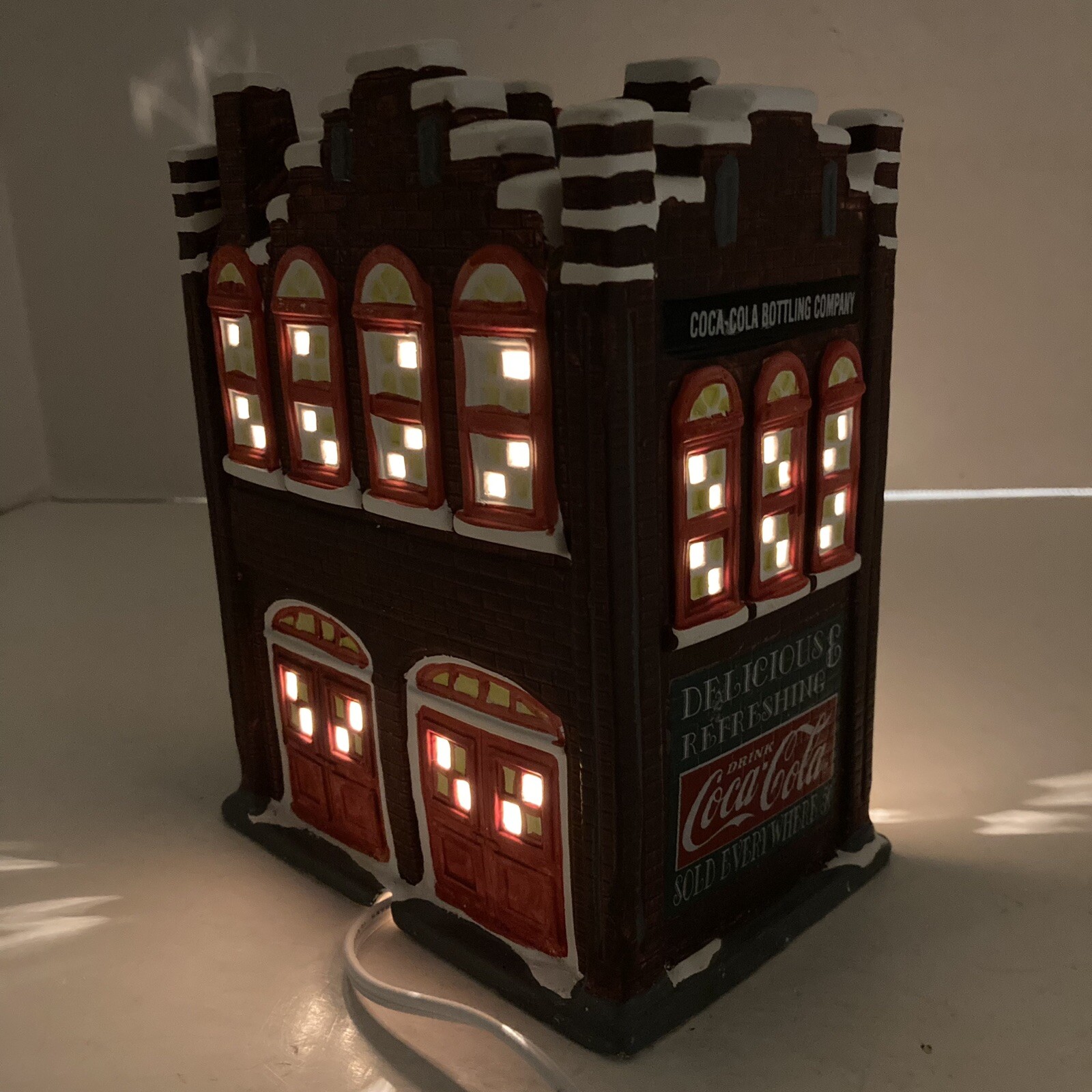Coca-Cola 1995 Town Square Collection Christmas Village Lighted Bottling Company