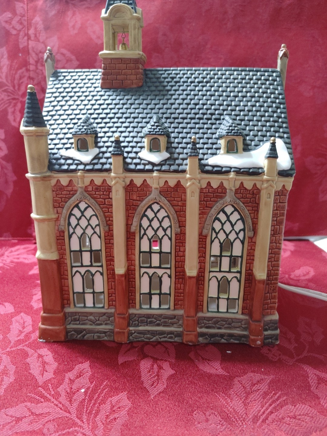 Heartland Valley Village 2000 Cathedral Church Limited Edition O’well W/light