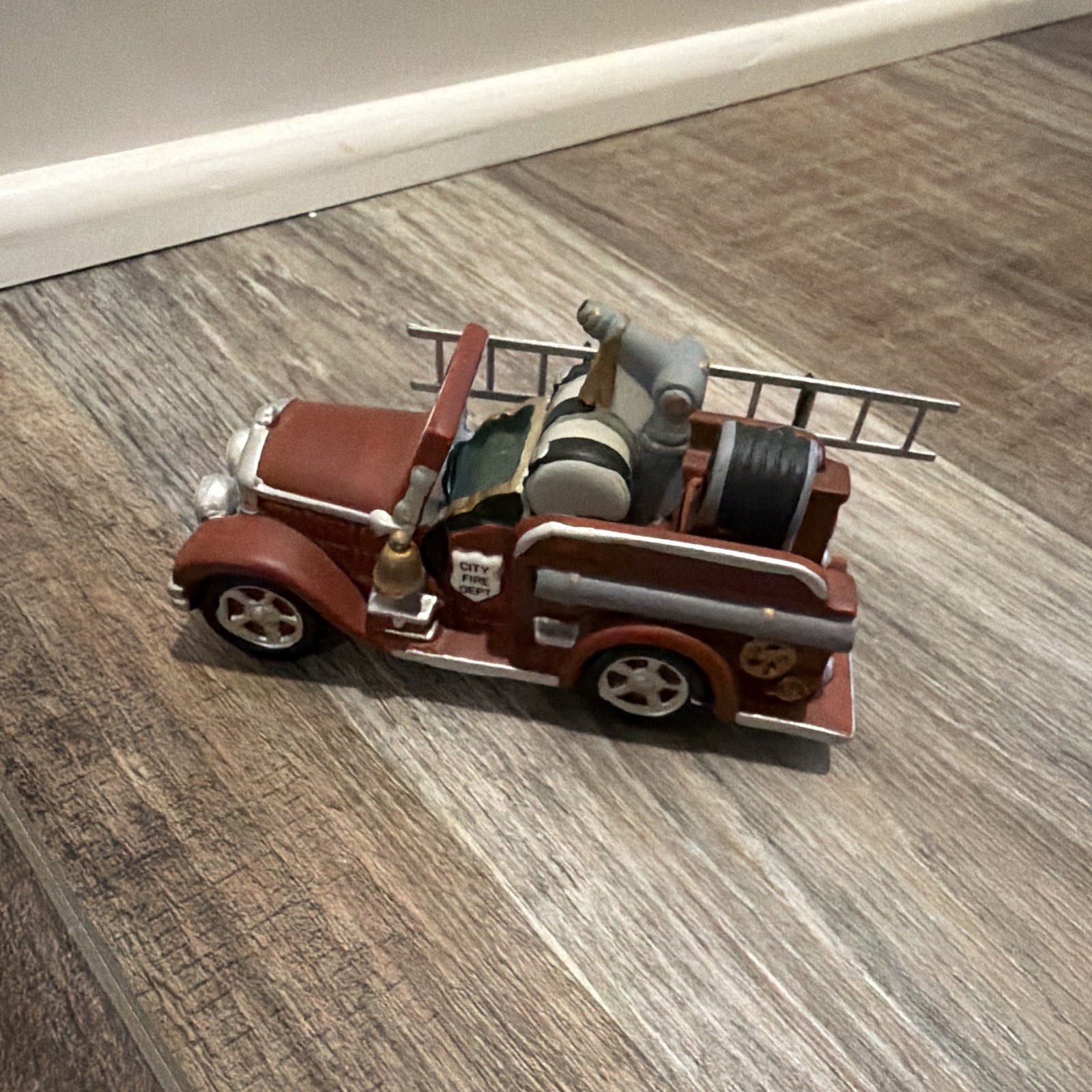 Department 56 Heritage Village City Fire Dept. Fire Truck Porcelain Boxed