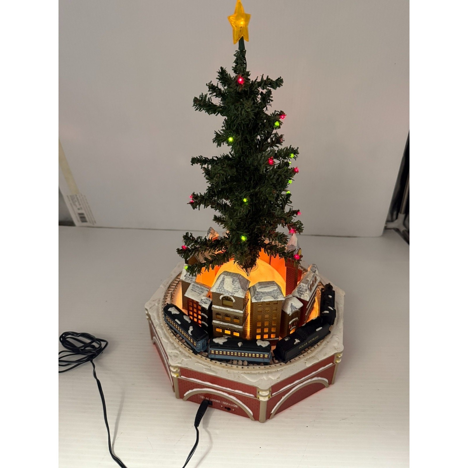 Hallmark Polar Express TableTop Christmas Tree-Train w/Lights Motion Sound *READ