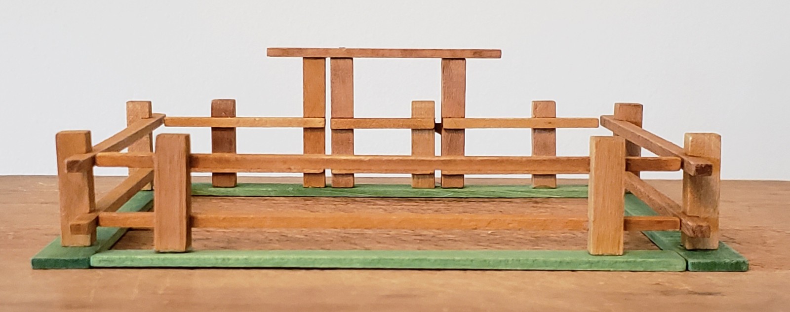 Vintage 4PC Wood TINY 6″W X 2″T Germany PUTZ Erzgebirge VILLAGE Christmas FENCE
