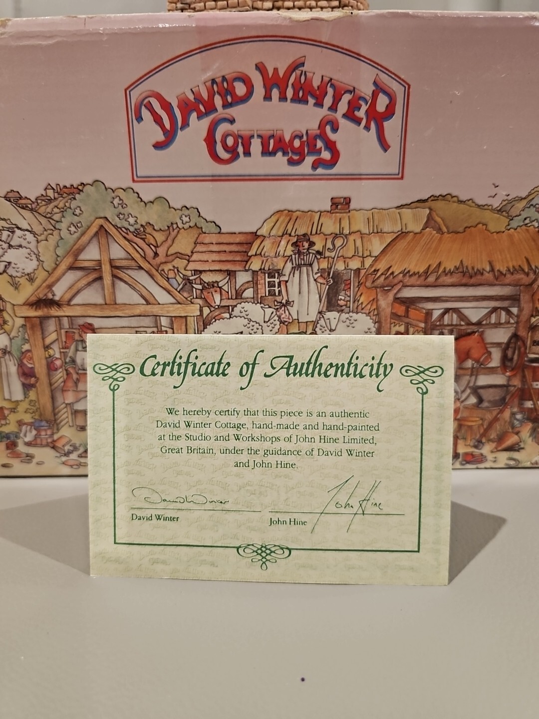 Vintage David Winter Cottages 1992 THAMESIDE Original box & Authentication Card