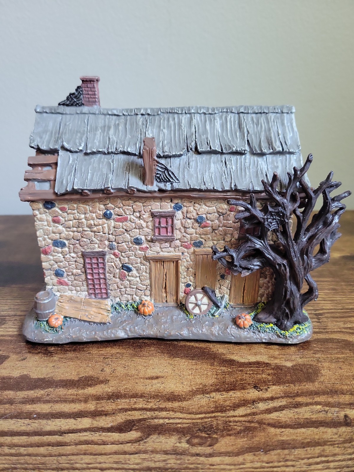 Hawthorne Village -Vulture Gold Mine – Porcelain Halloween Decor A1224