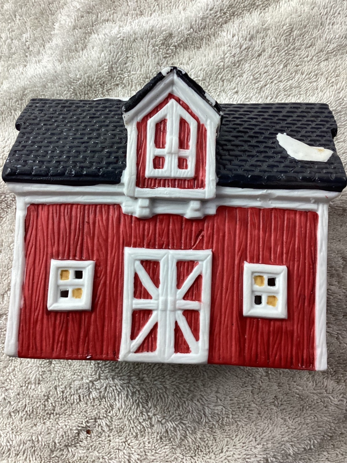 Dickens Keepsake 1995 Red/White Ceramic Barn*Snow Accents*Christmas Display*EUC