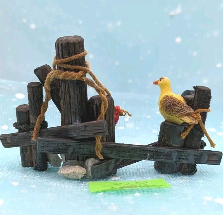 Lemax Wooden Mooring 14648 Nautical bird Christmas Village Accessory INV312