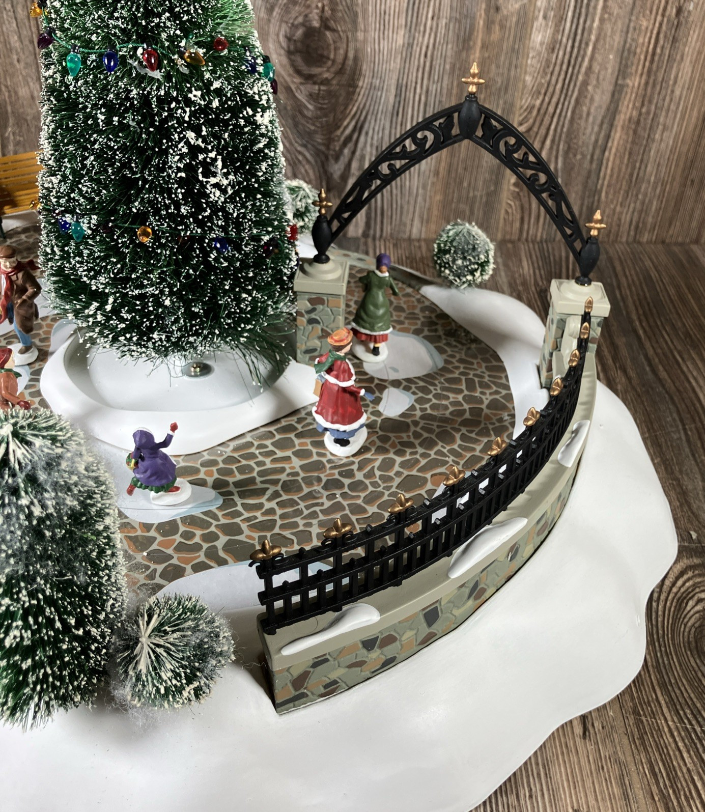 Dept 56 All Around the Park Animated Village Skating Rink Set w/Box Read VIDEO