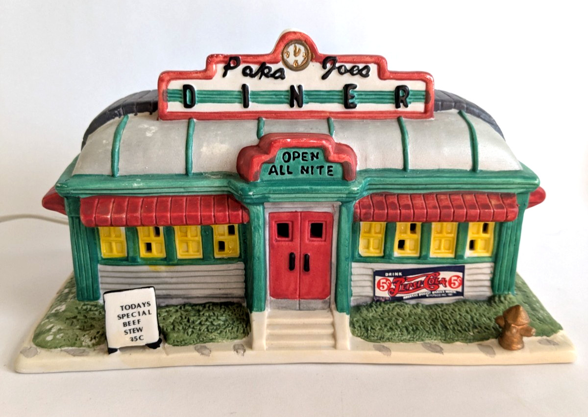Spirit of America Papa Joe’s Diner Illuminated Porcelain Building Santa’s Best