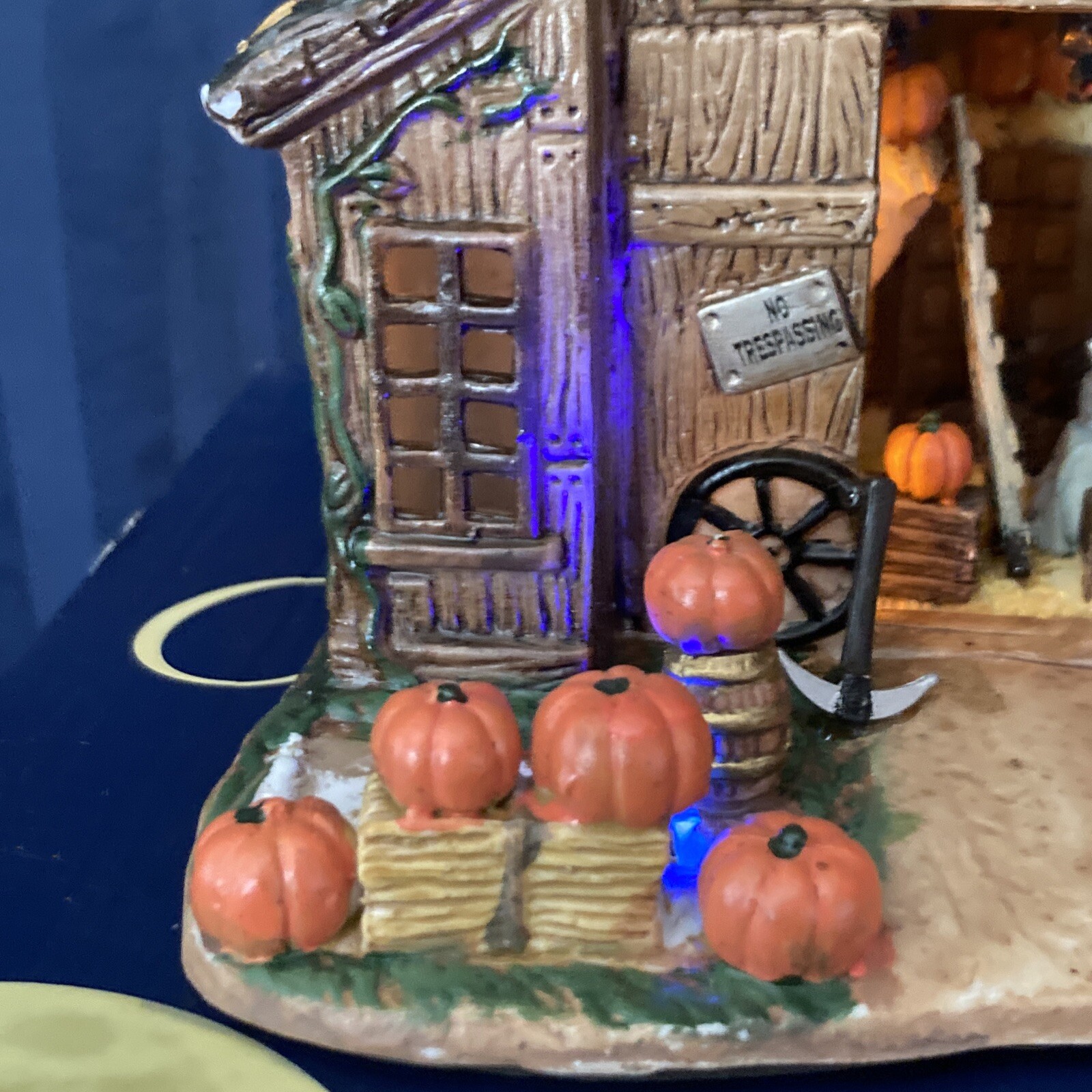 Lemax Creepy Barn Lighted Building Pumpkin Hollow Collection 2005 869