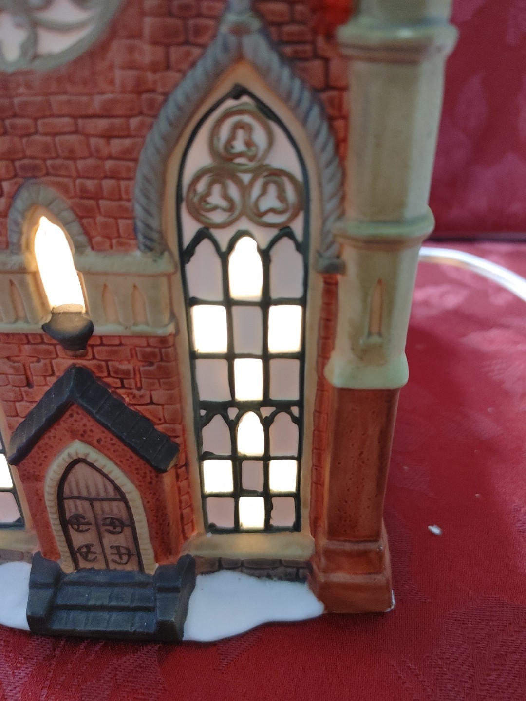 Heartland Valley Village 2000 Cathedral Church Limited Edition O’well W/light