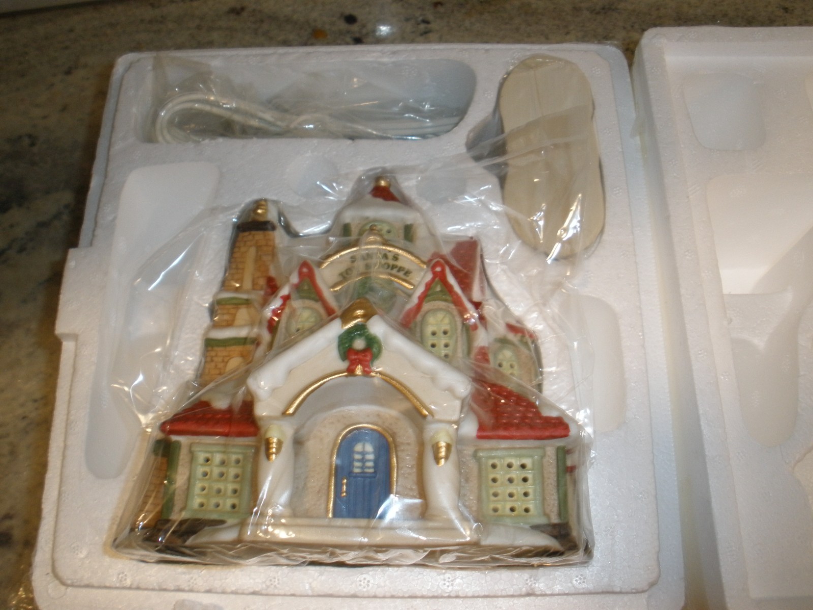 HAWTHORNE PORCHLIGHT COLLECTION VILLAGE “SANTA’S TOY SHOPPE” NEW IN BOX