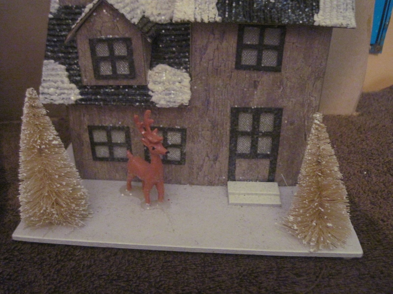 2 Christmas Reproduction Light up Particle Board? Bldgs. House & Barn, Read Deta
