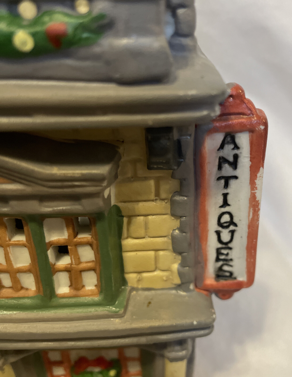 1994 O’WELL Dickens Keepsake Porcelain-3 Story Antiques Shop with Light and Cord
