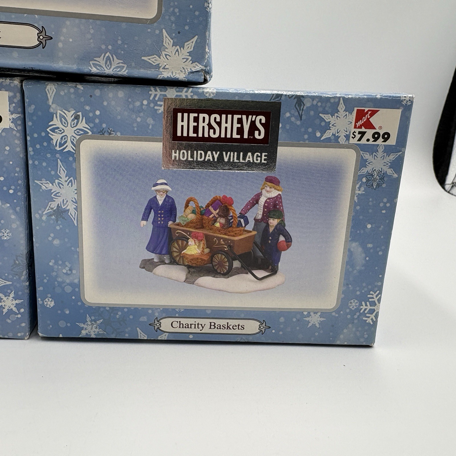 2001 Hershey’s Holiday Village Tree Lot Milk Truck Charity Baskets NEW