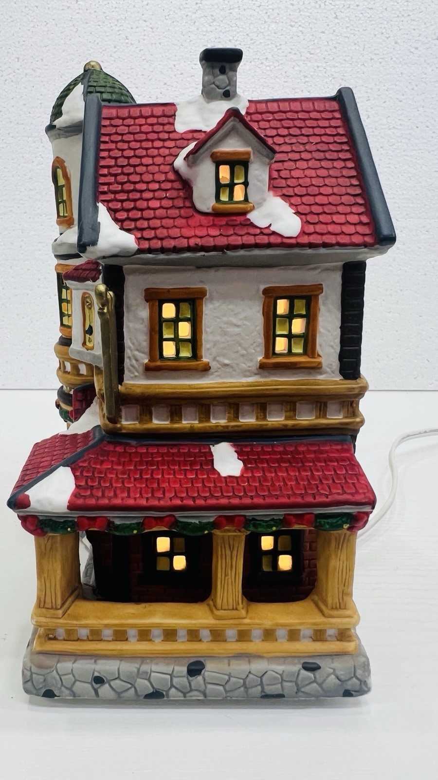 Copperfield Keepsake “Gifts & Antiques” Porcelain Lighted House Excellent !