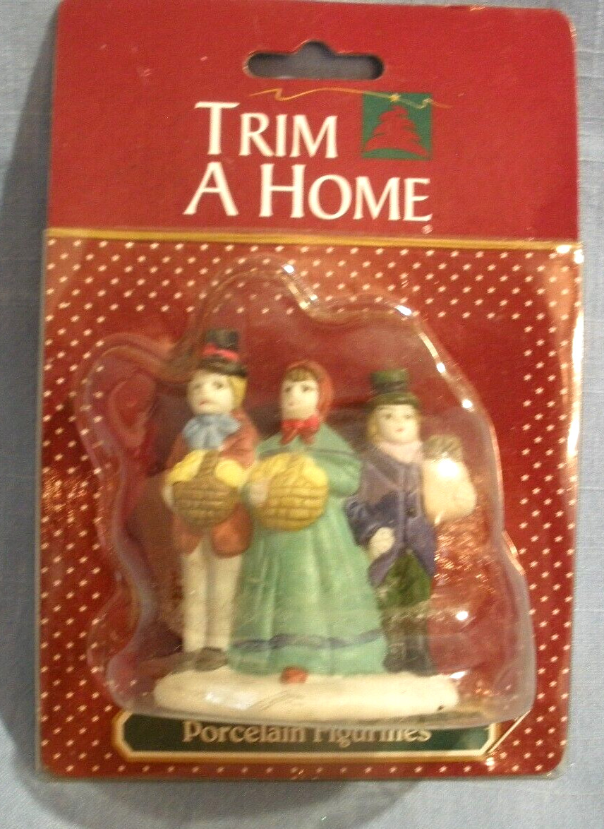 VTG TRIM A HOME VILLAGE ACCESSORIES~VICTORIAN FAMILY SHOPPING~3″~PORCELAIN~NEW