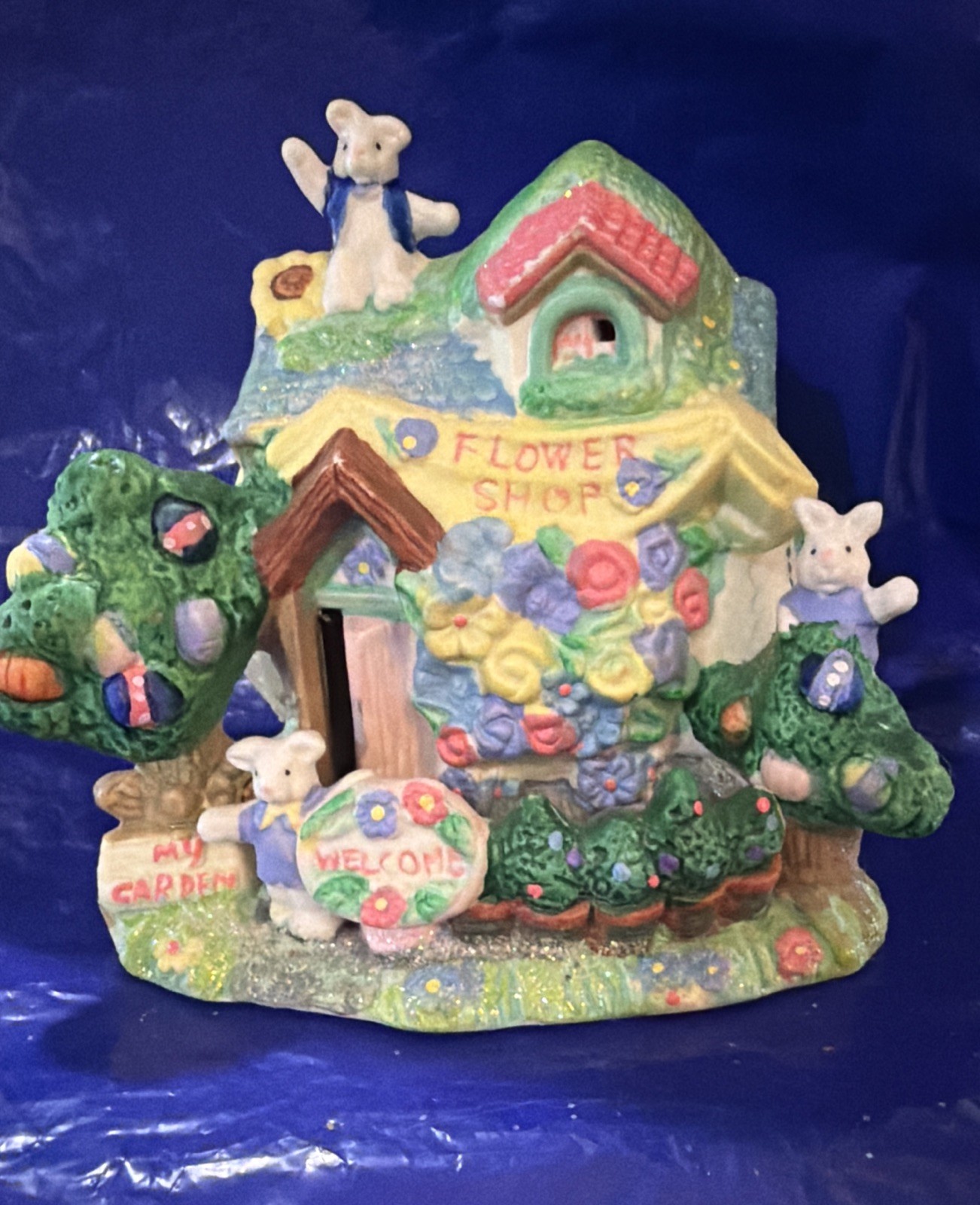 Hoppy Hollow Easter Village Flower Shop 2003 Ceramic Collectable Colorful Bunny
