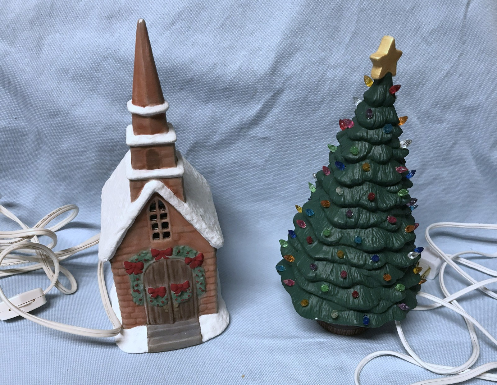 CHRISTMAS CHURCH & TREE w/Color Bulbs Ceramic Vintage Holiday Collectibles (A2)