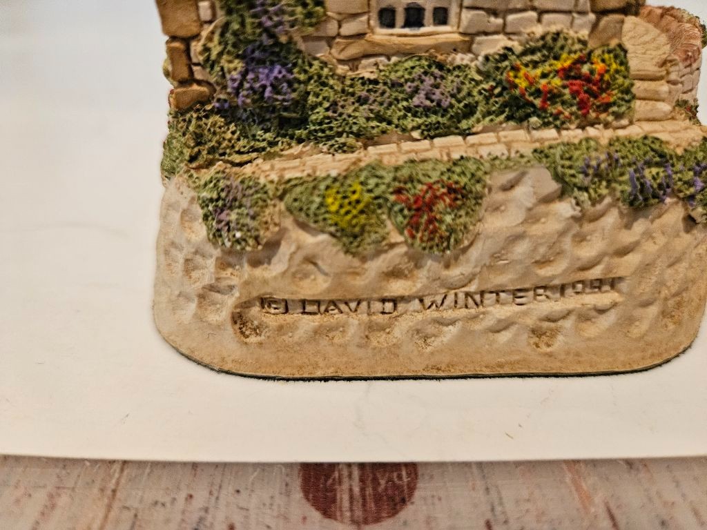 2 David Winter Cottages Castle &Village Figurines~1991~Handmade&Hand Painted~EUC