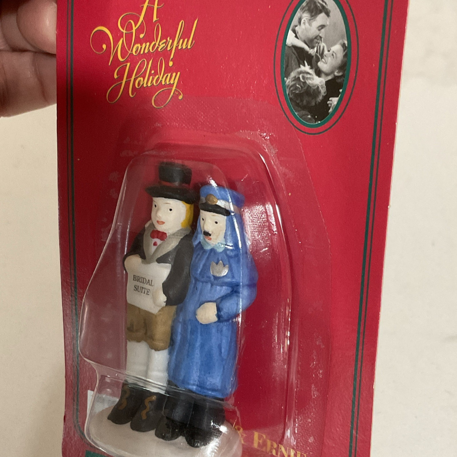 1997 It’s A Wonderful Life Bert & Ernie Serenading Porcelain Figurine New Sealed