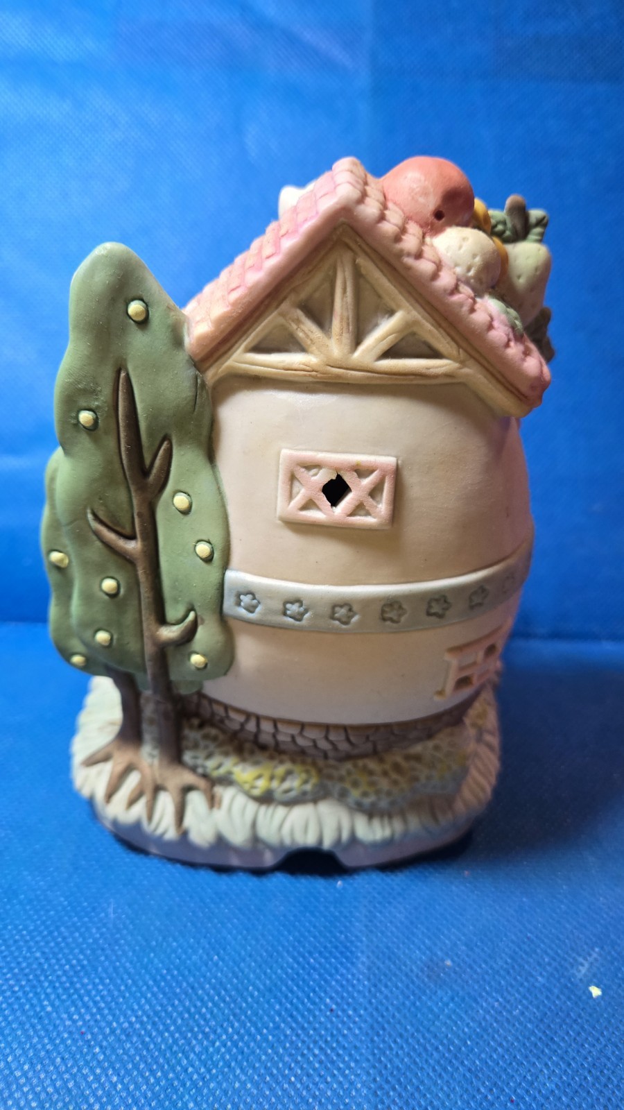 EASTER Village Porcelain Bunny Fruit Shop House NIB NOS TB90