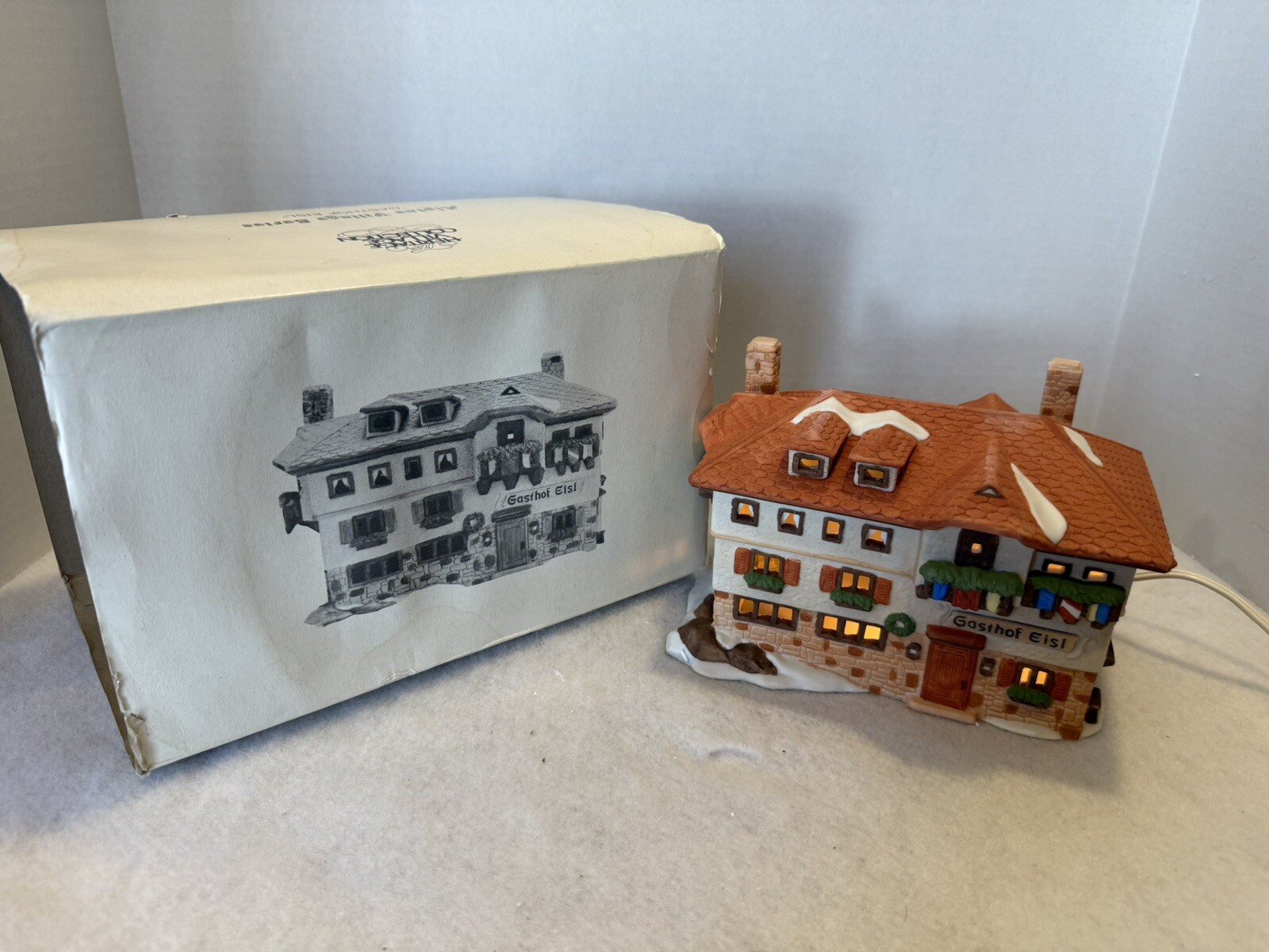Dept 56 Alpine Village Gasthof Eisl Hotel Inn Lodge Chateau 6540-4 W/ Box Light