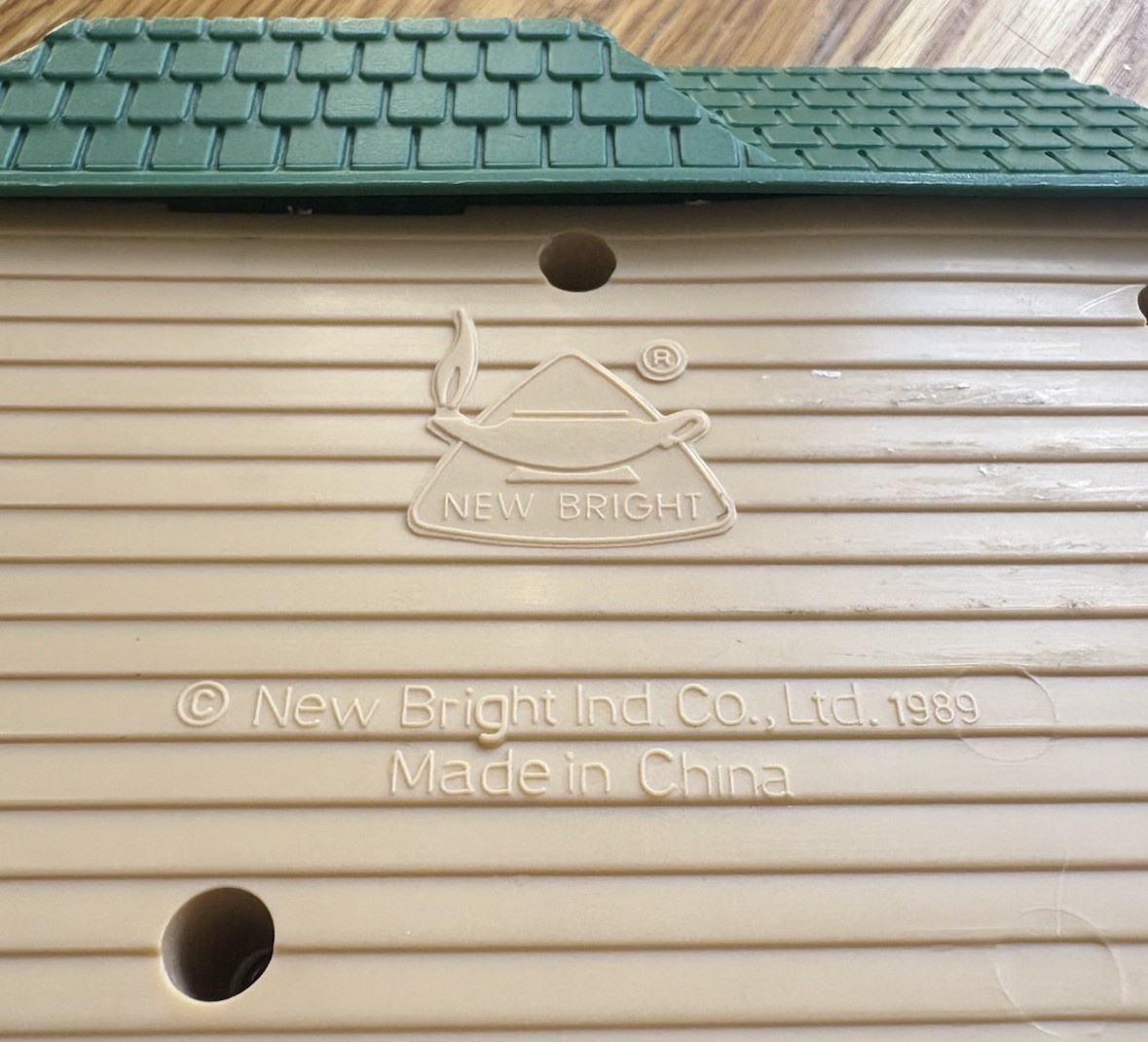 1989 New Bright Bayberry Village Train Station Makes Train Sounds VTG