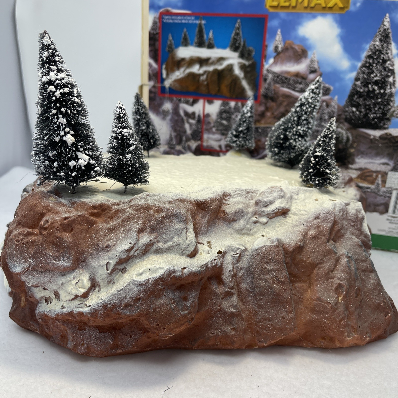 Lemax Village Collection Landscape Display Platform With Trees Retired W/Box