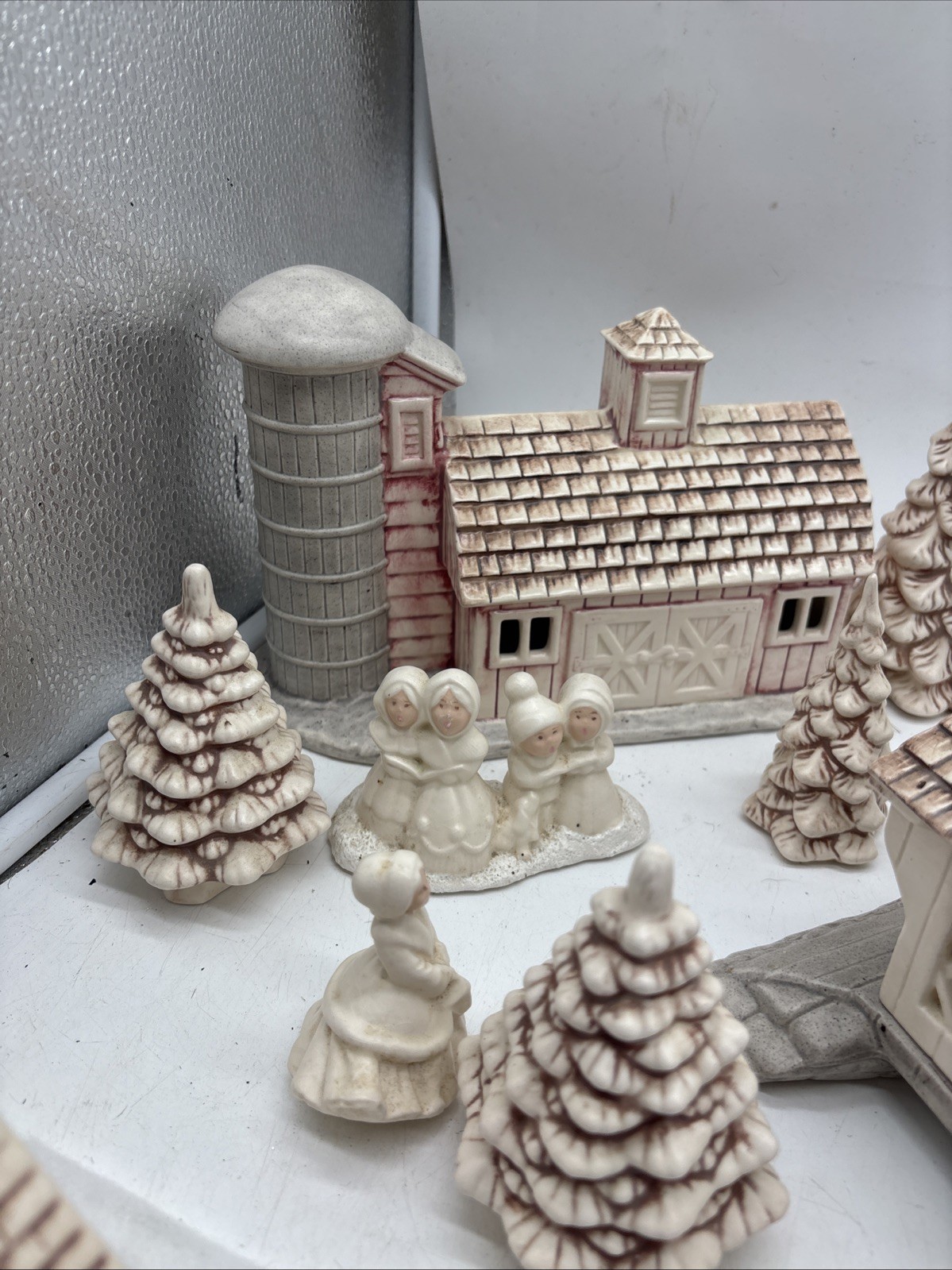 19 Pc Christmas Village Ceramic Handmade Vintage Hotel House Barn Trees 1970/80s