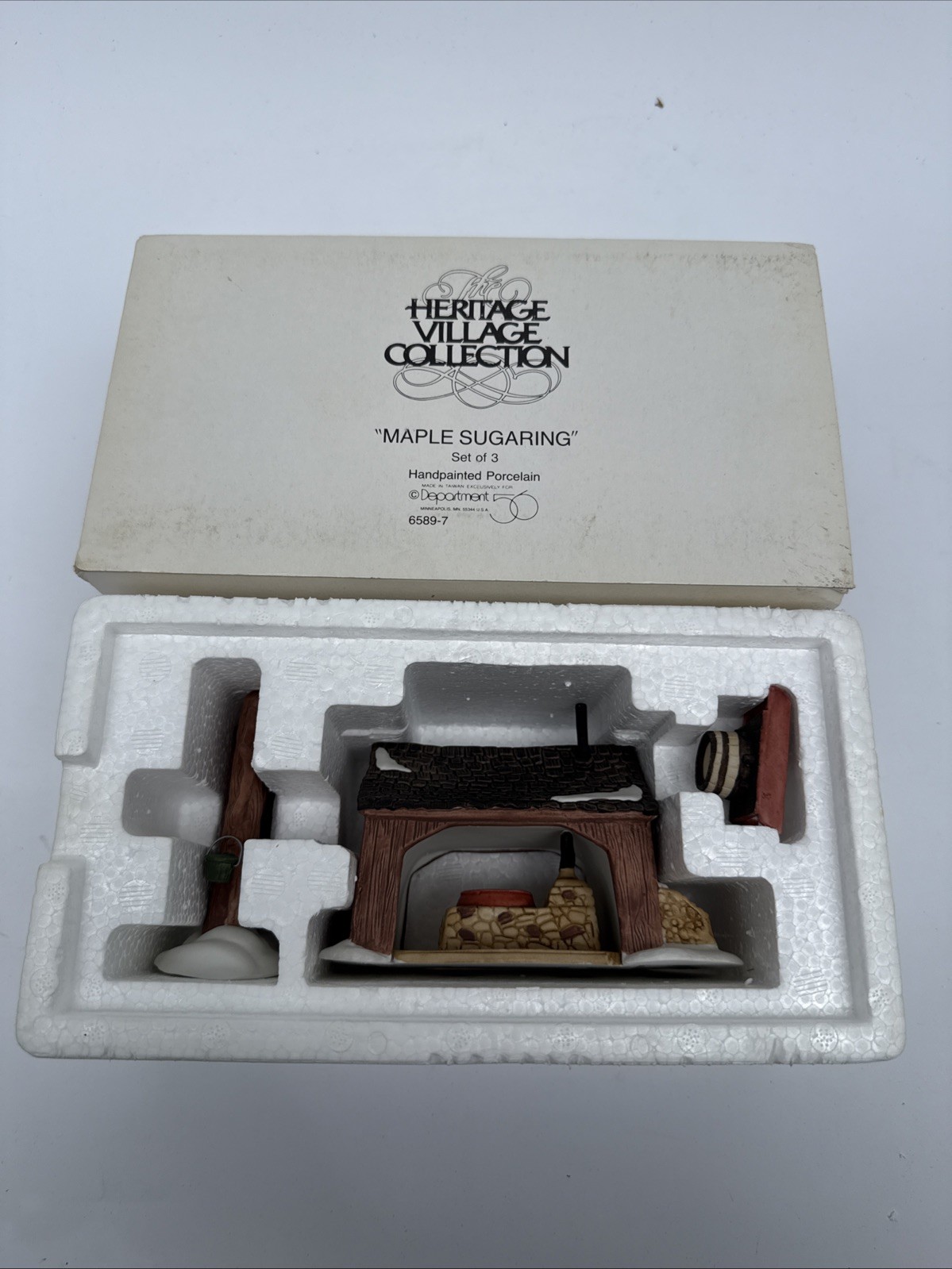 Dept 56 New England Village Series Mapple Sugaring 6589-7 Accessory Set RETIRED