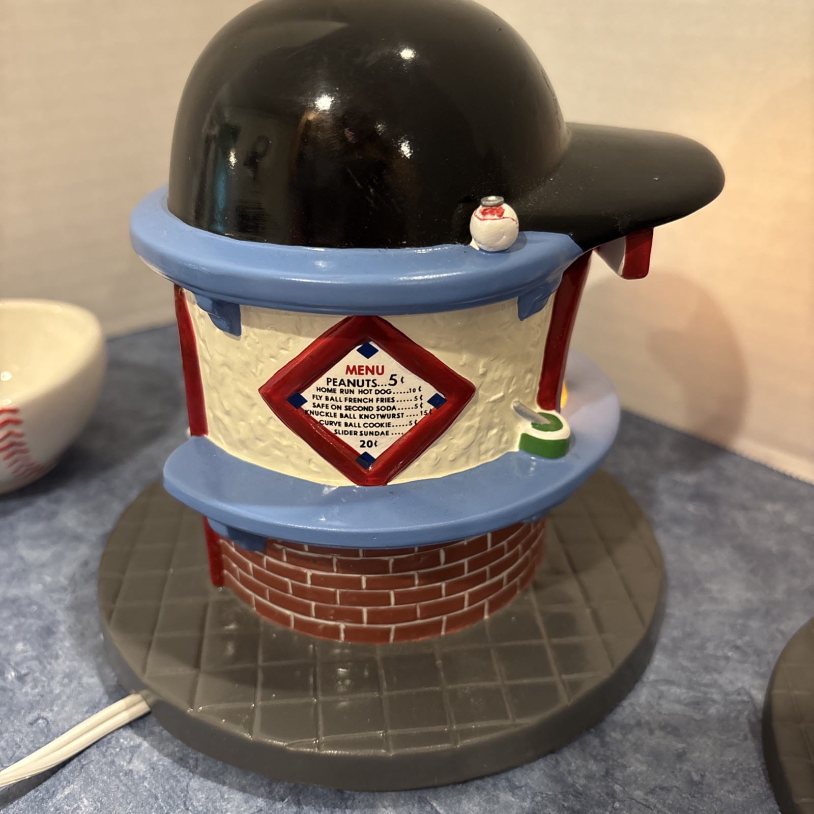 Dept 56 Christmas In The City Chicago White Sox Refreshments Stand Set of 2 NICE