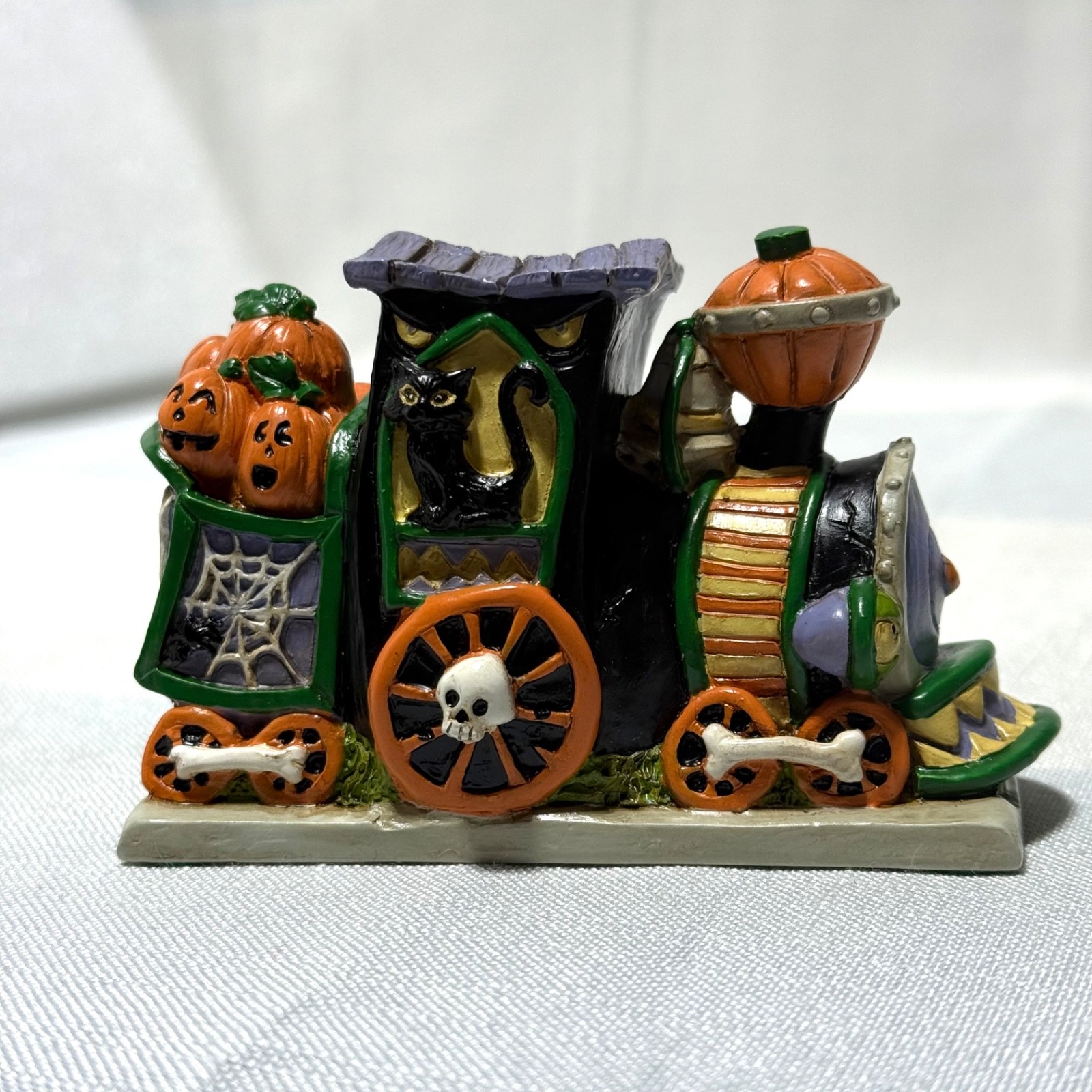 Creepy Hollow Locomotive Train Engine Resin Halloween Cat**Needs New Batteries