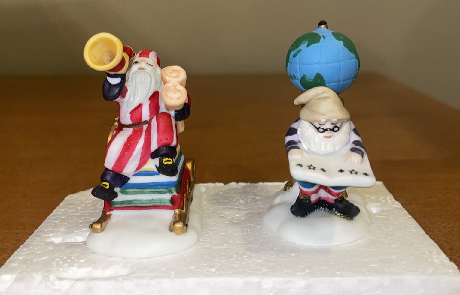 Dept 56 Heritage Village Charting Santas Course Set Of 2 Handpainted 5636-4
